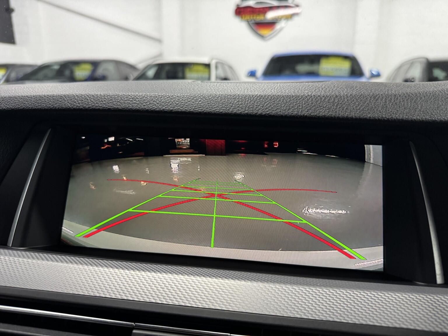 BMW 5 Series view 19