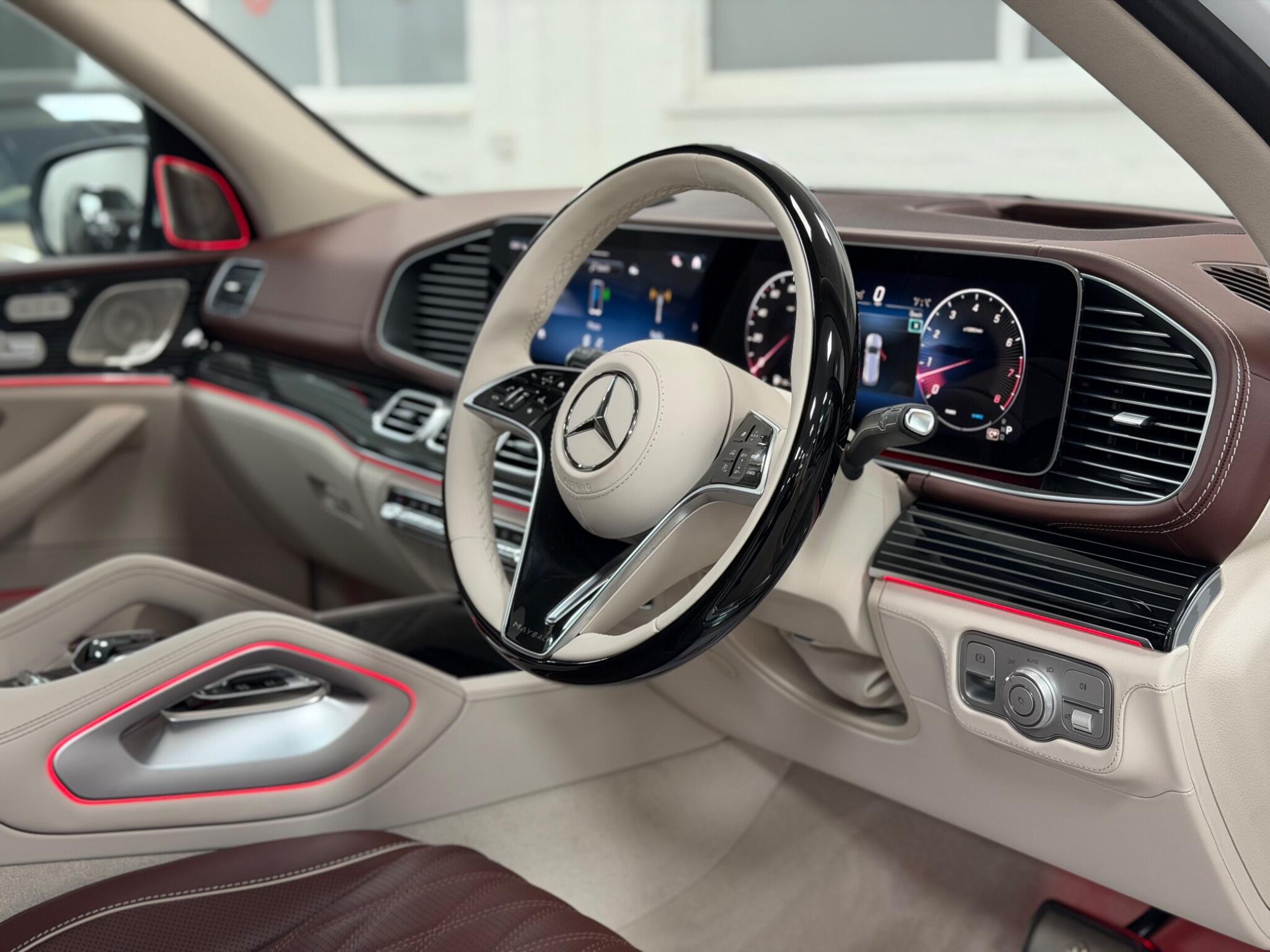 Mercedes-Benz GLS view 10