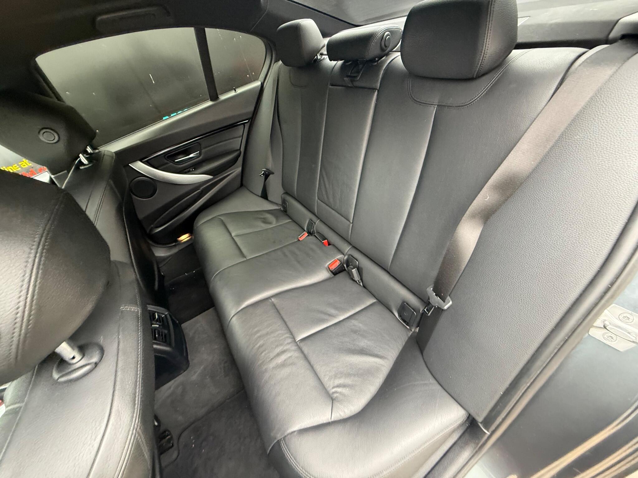 BMW 3 Series view 25