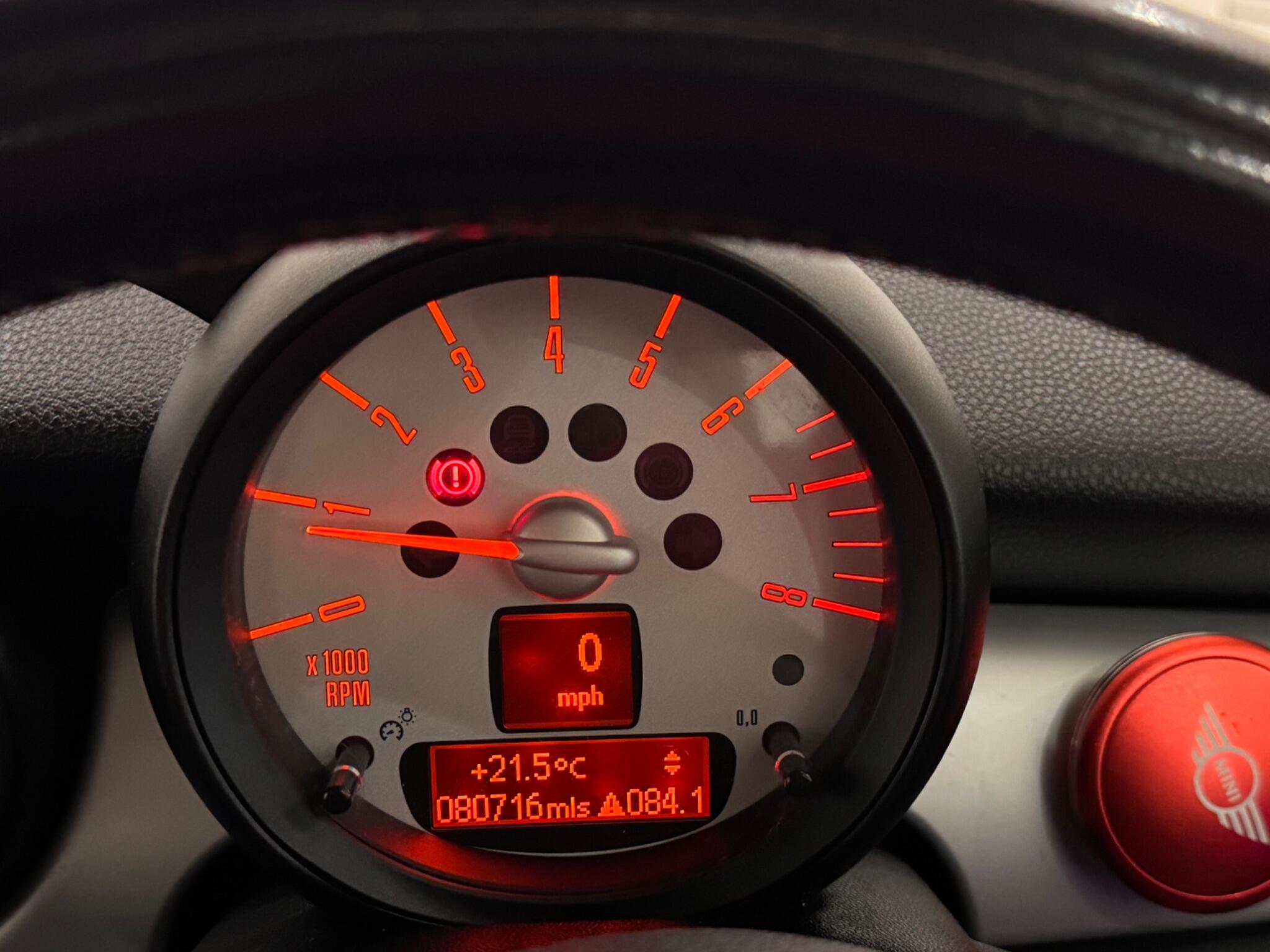Mini Hatch view 9