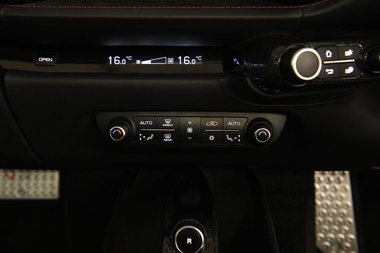 Ferrari 812 view 20