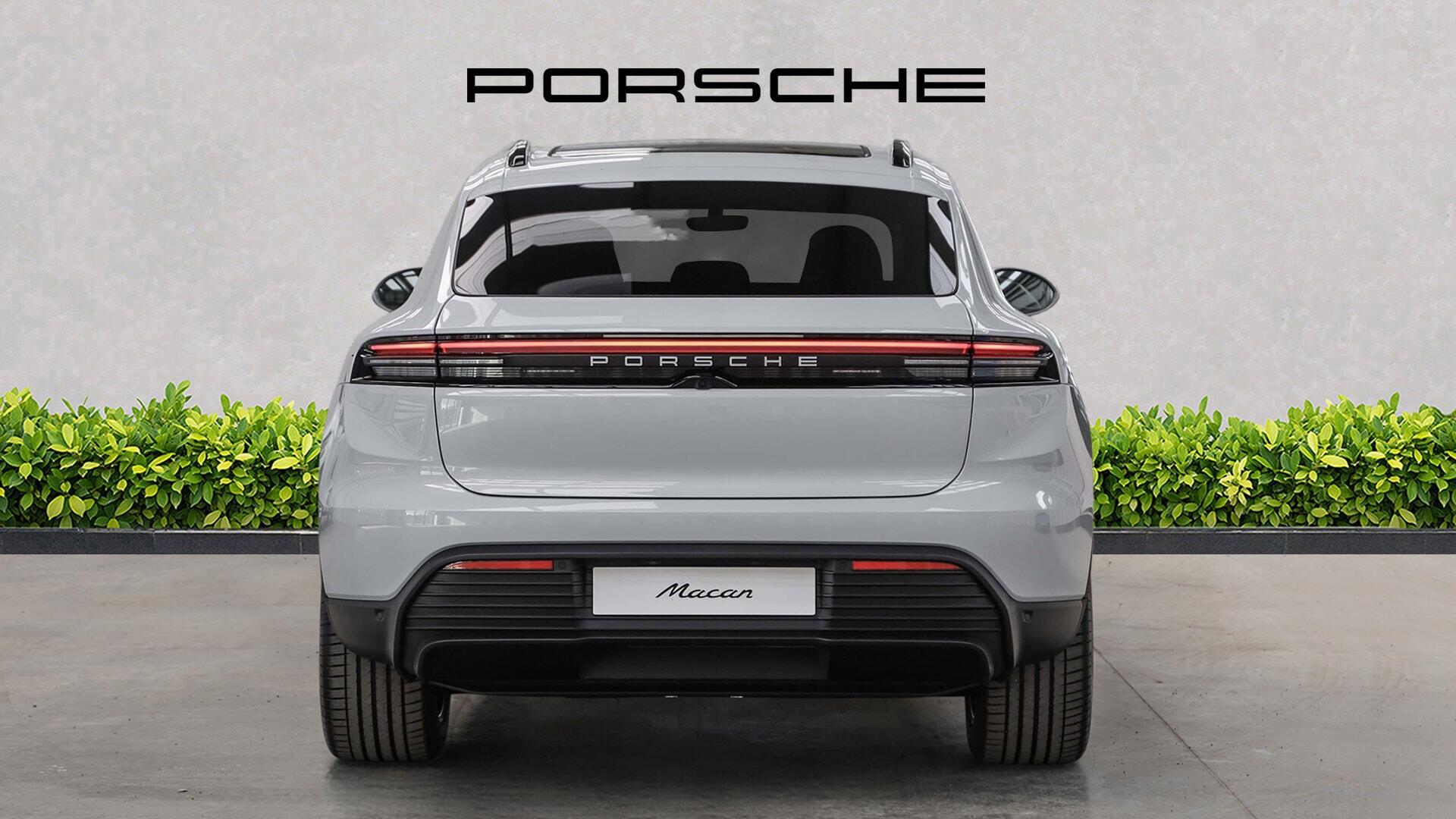 Porsche Macan view 7