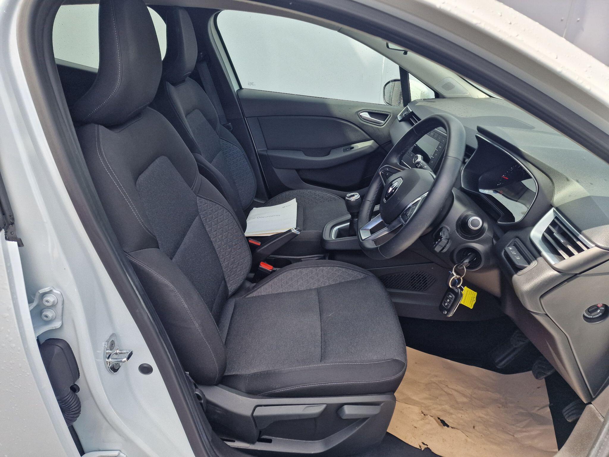 Renault Clio view 9