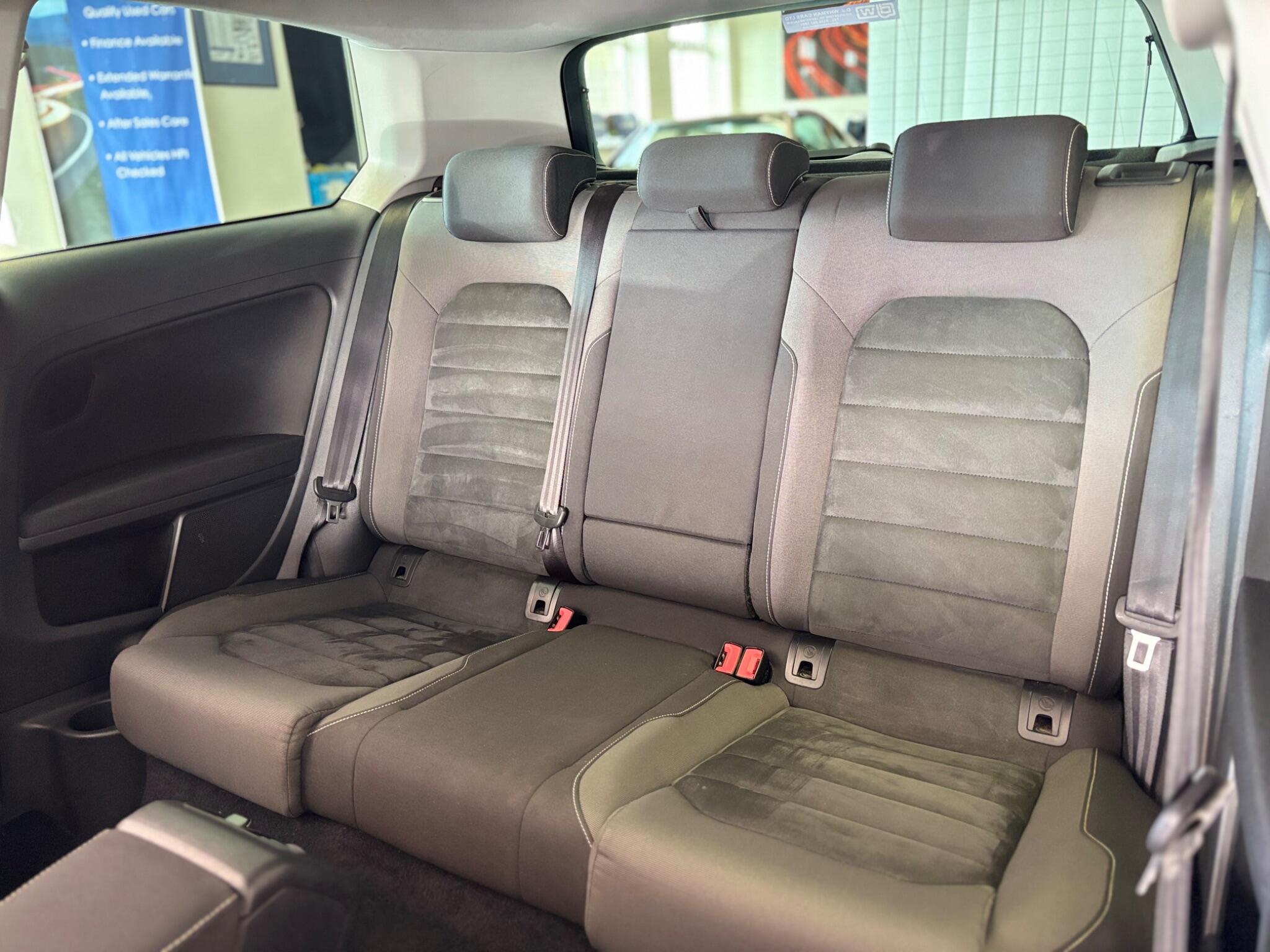 Volkswagen Golf view 13