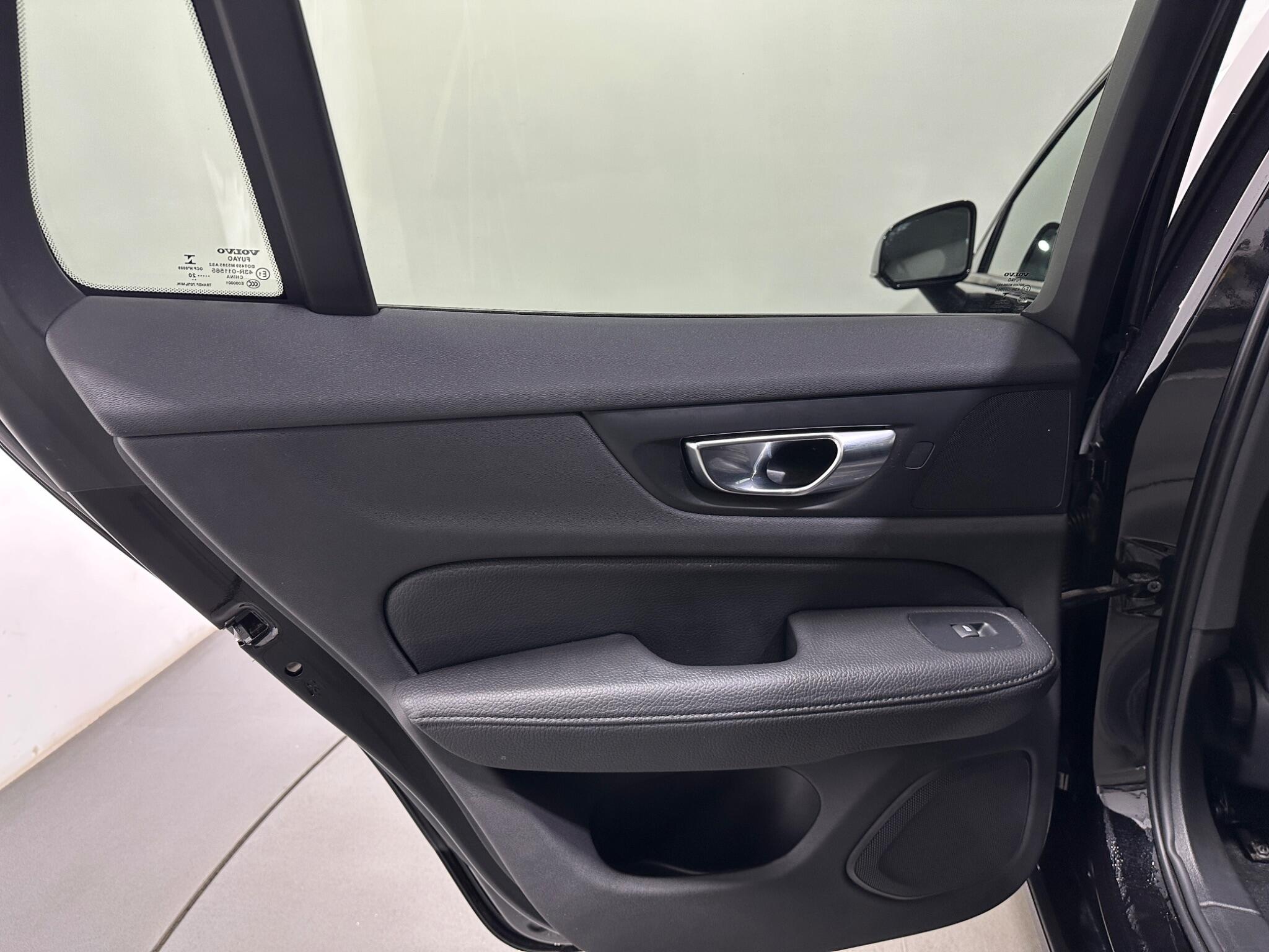 Volvo V60 view 40