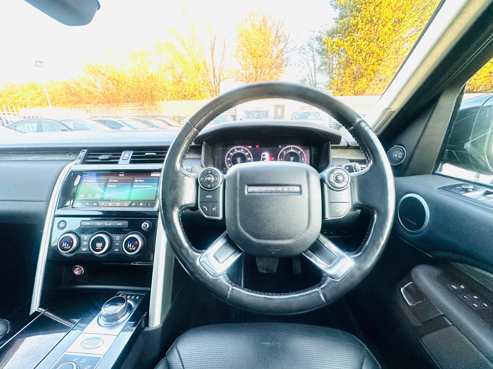 Land Rover Discovery view 31