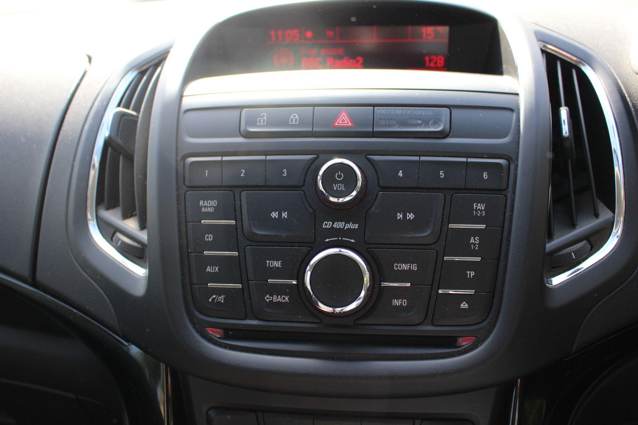 Vauxhall Zafira Tourer view 27