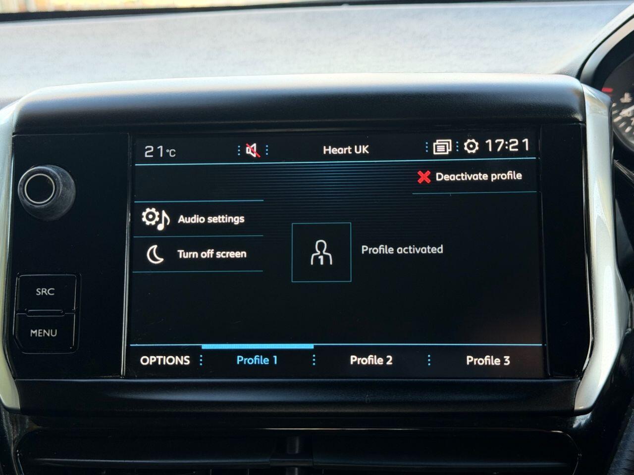 Peugeot 208 view 45