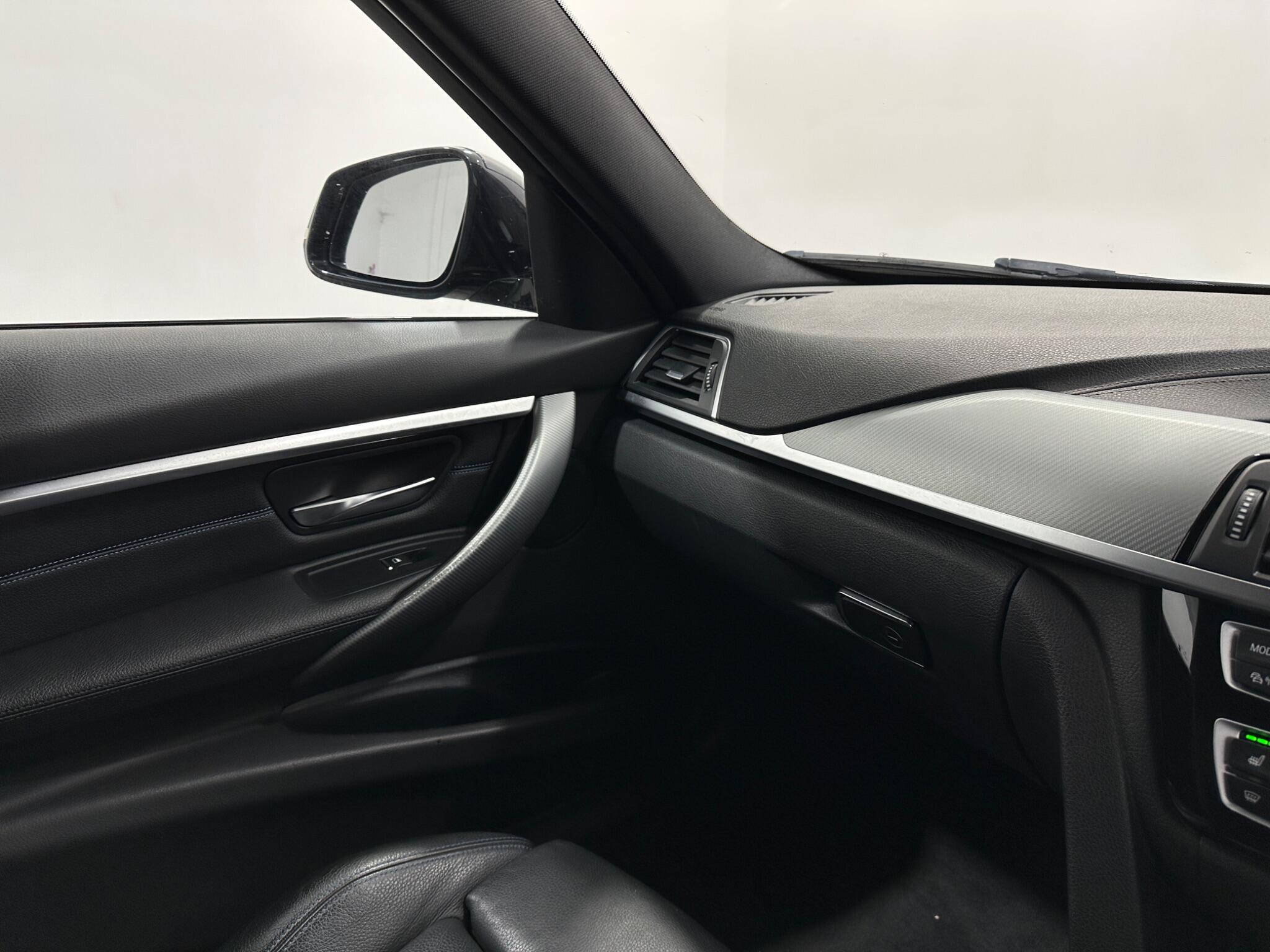 BMW 3 Series view 27