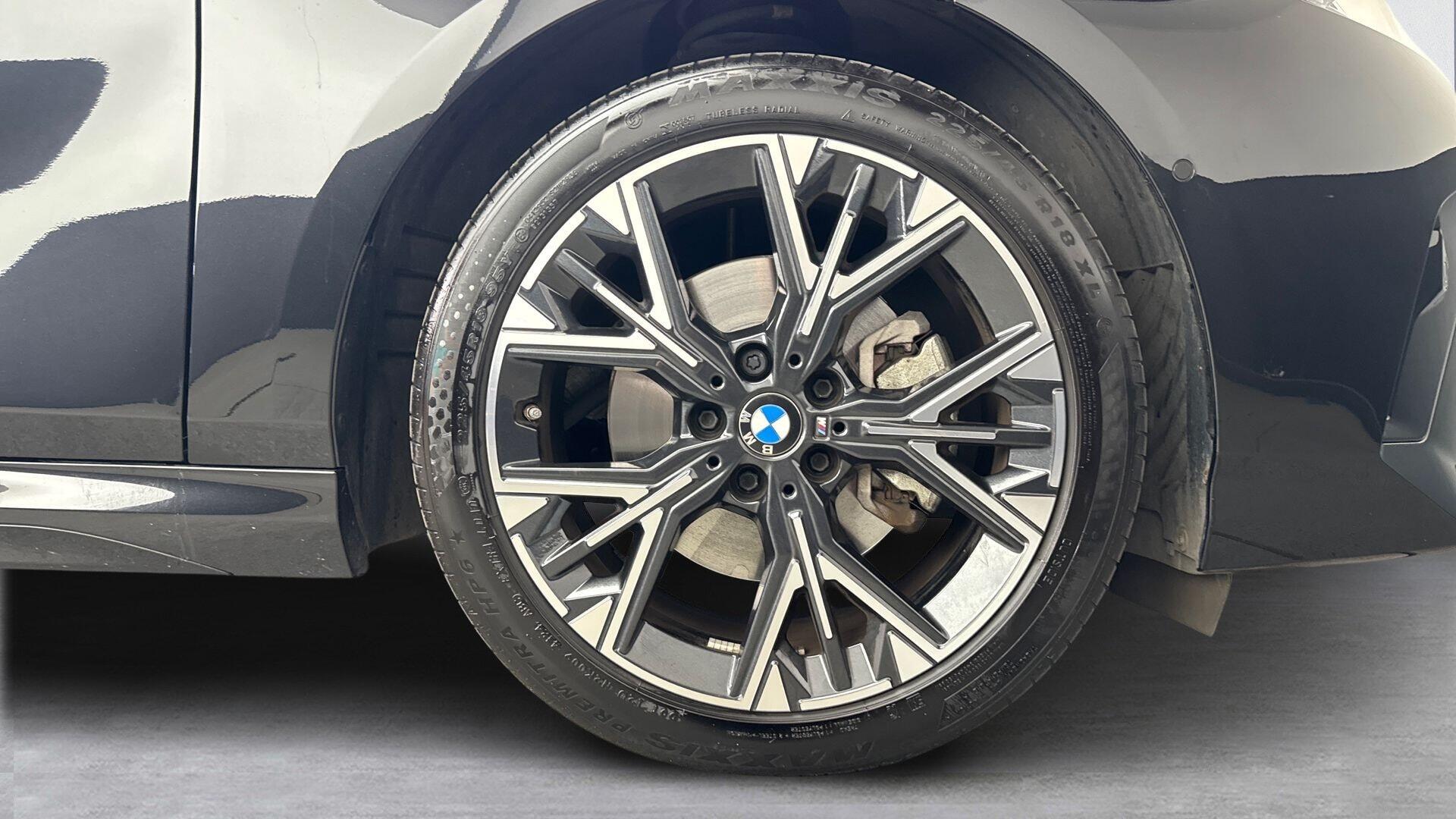 BMW 1 Series view 14