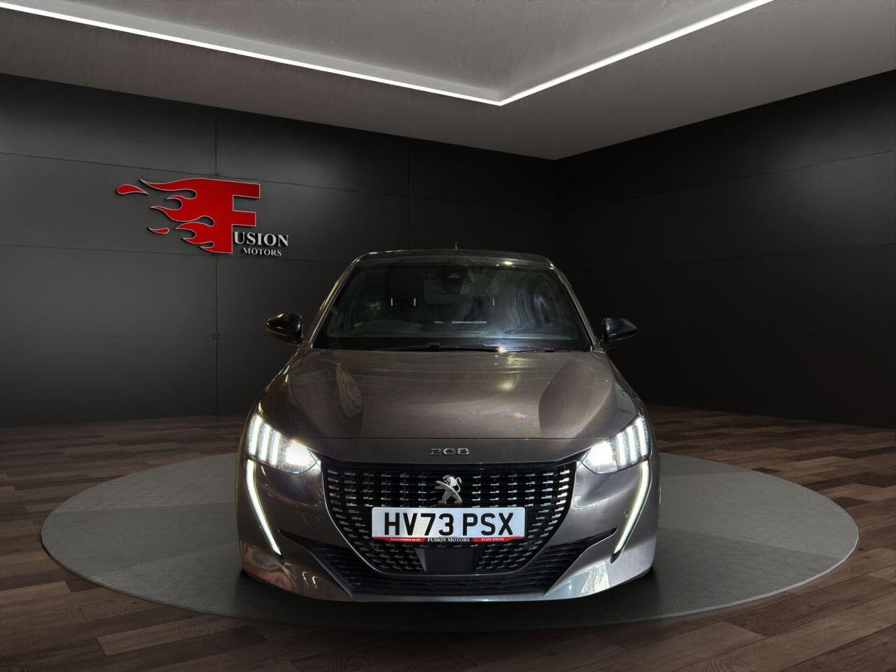 Peugeot 208 view 2