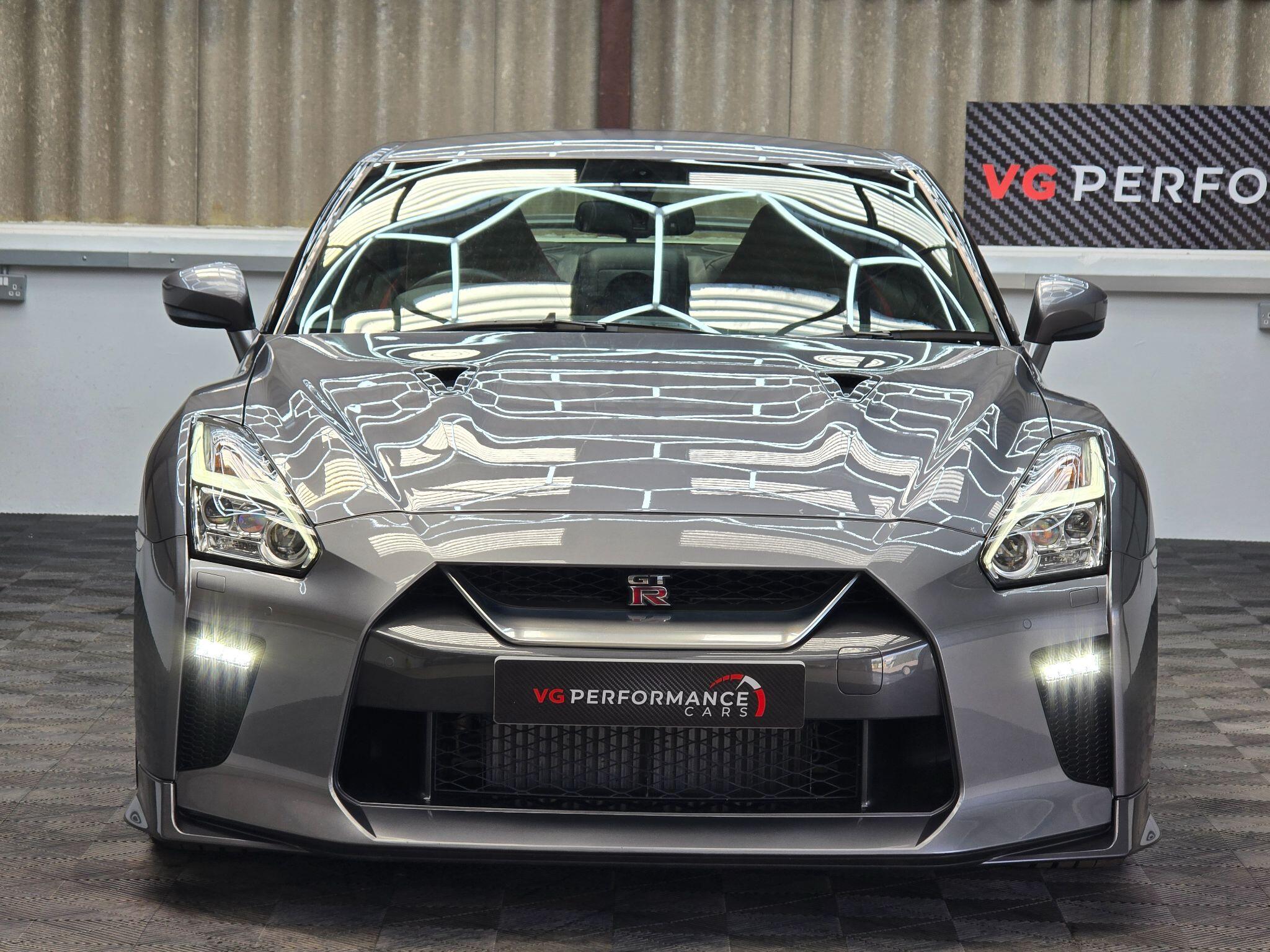 Nissan GT-R view 11