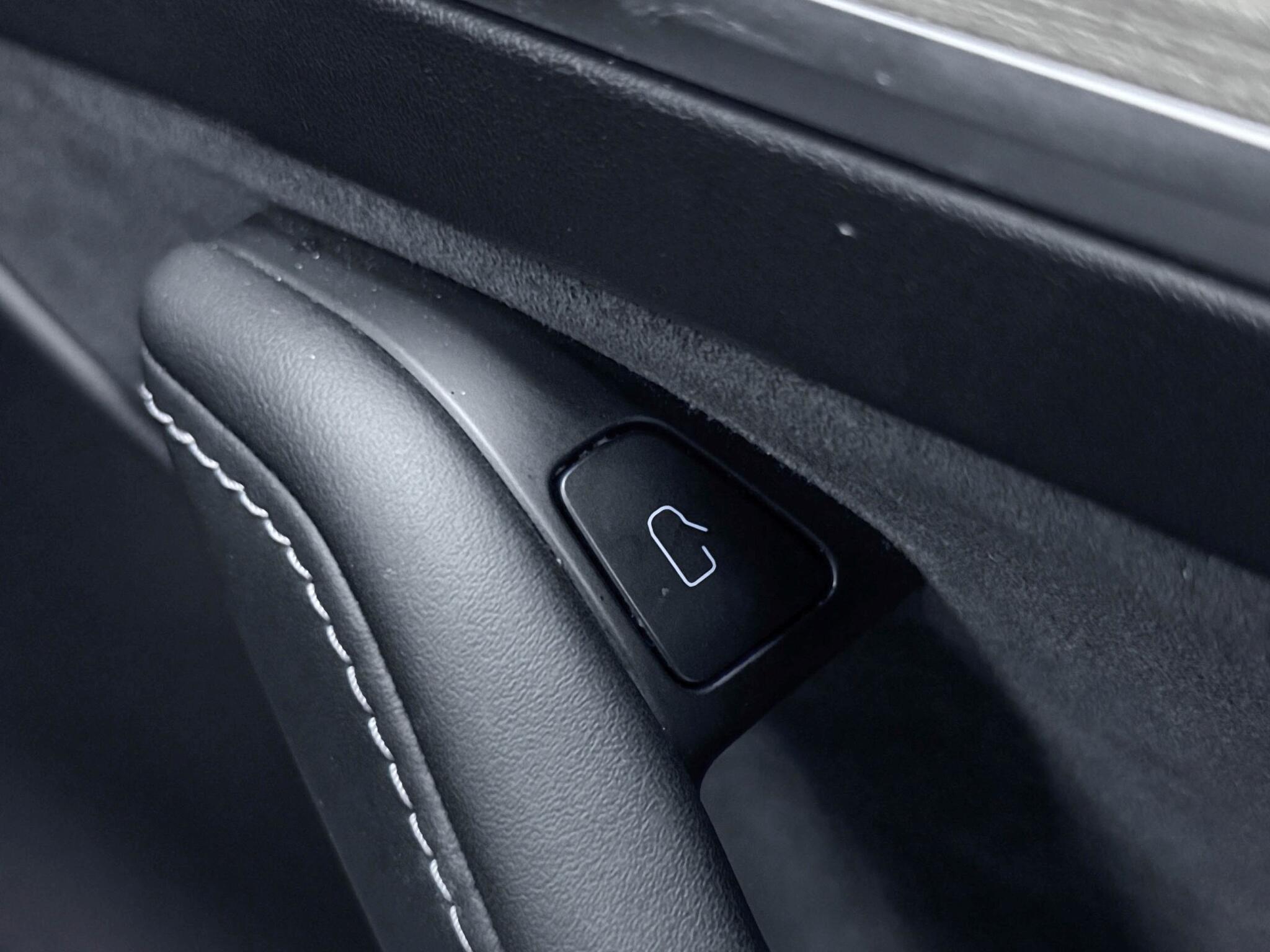 Tesla Model Y view 19