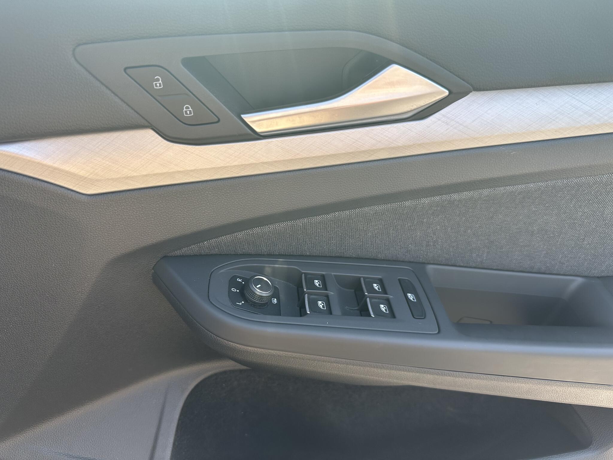 Volkswagen Golf view 12