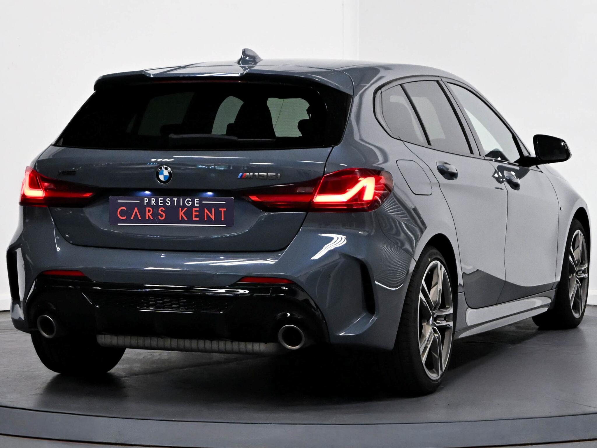 BMW 1 Series view 18