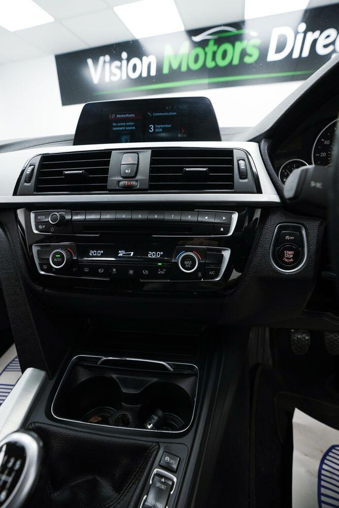 BMW 3 Series view 19