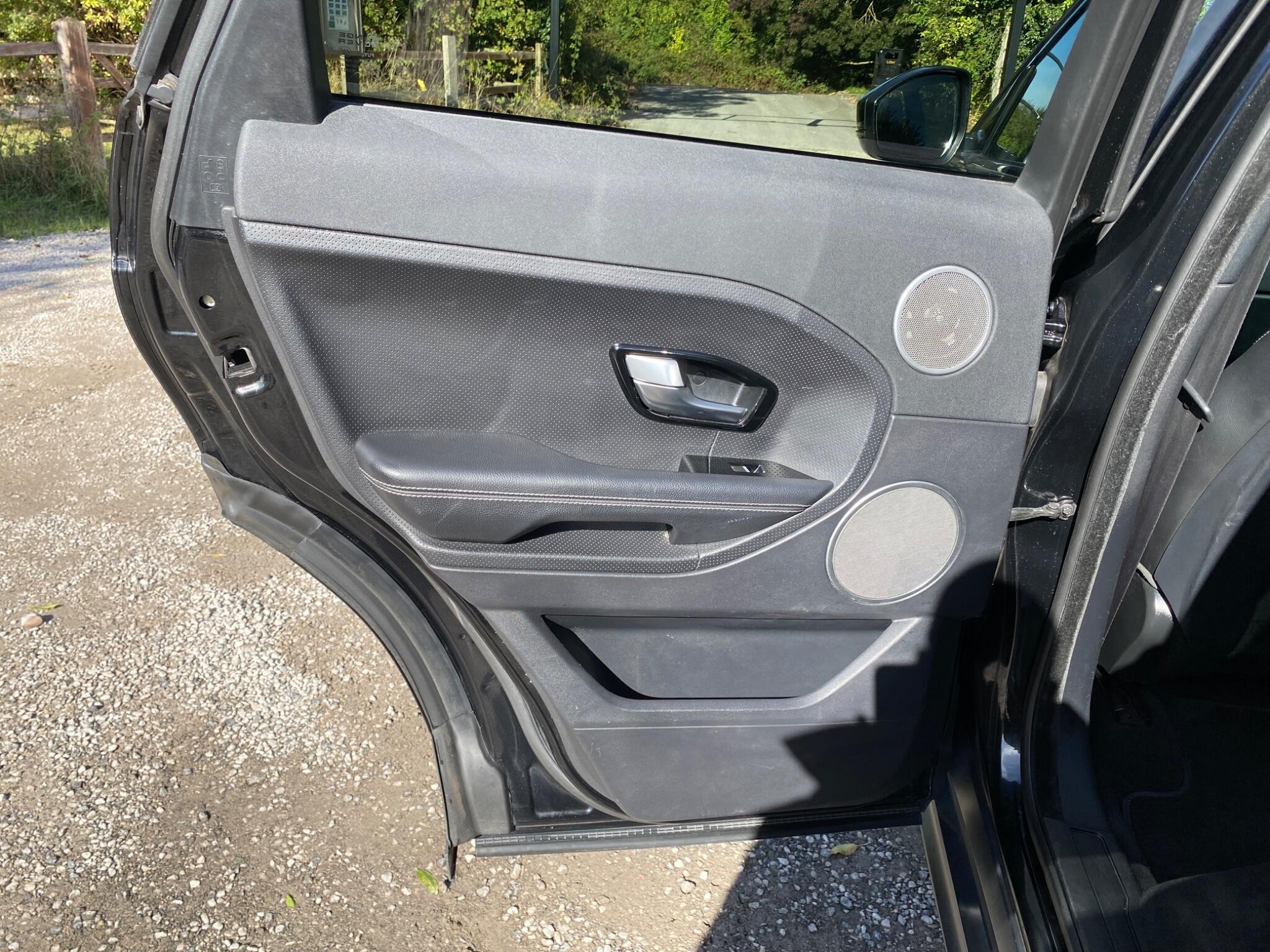 Land Rover Range Rover Evoque view 32