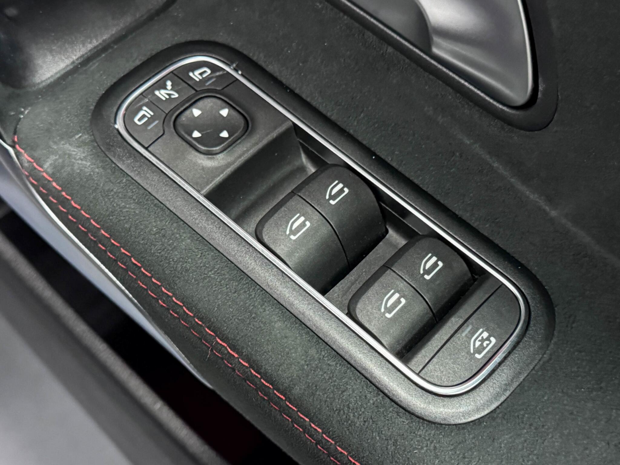 Mercedes-Benz Cla view 17
