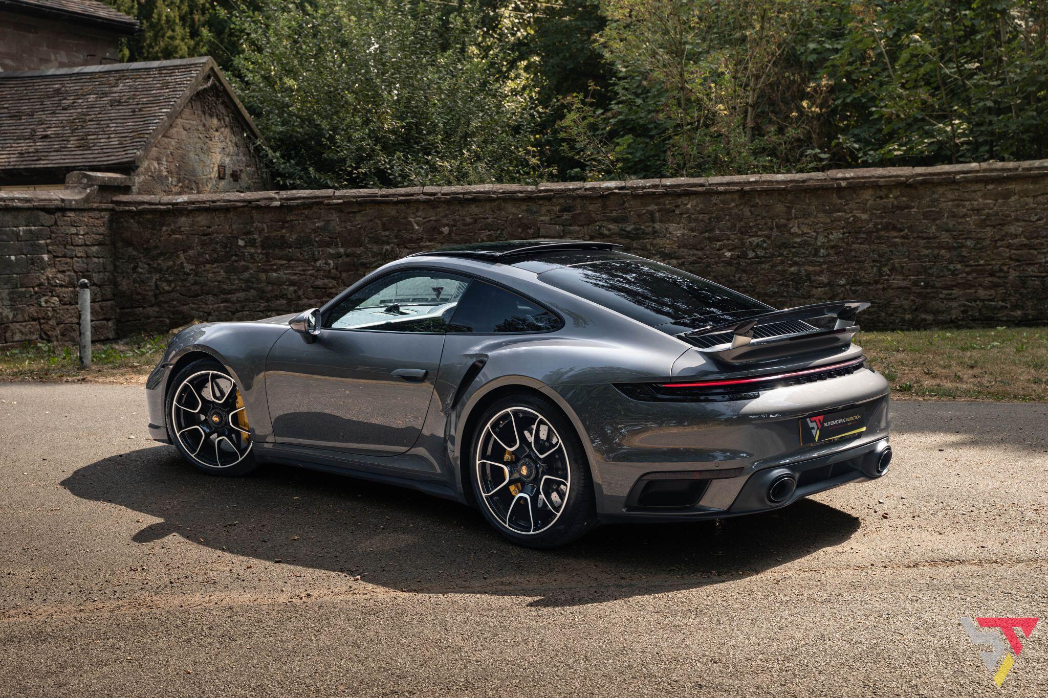 Porsche 911 view 20