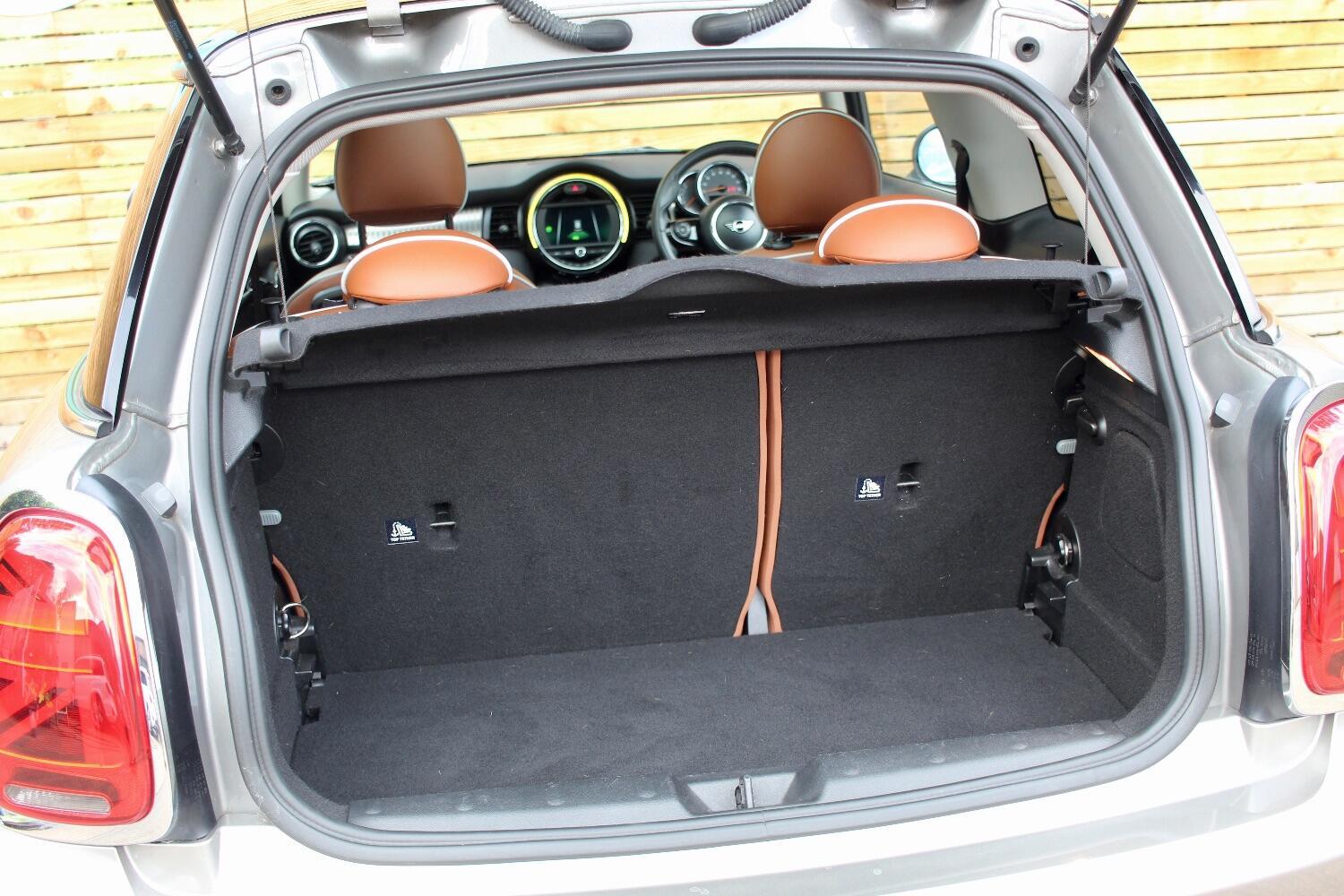 Mini Hatch view 26