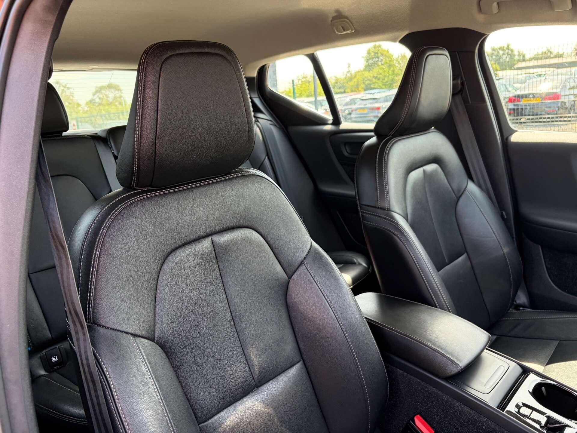 Volvo XC40 view 37