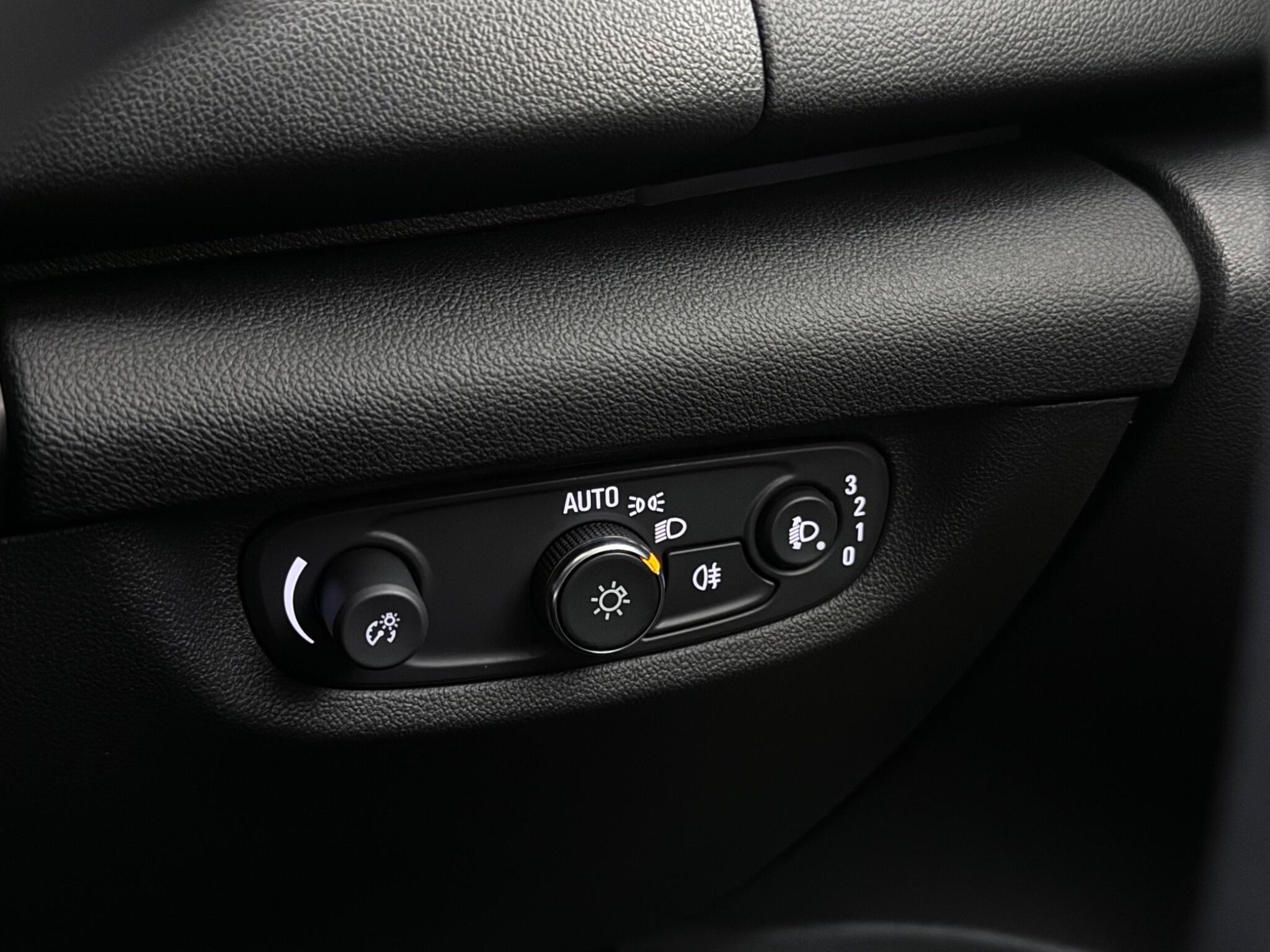 Vauxhall Insignia view 20