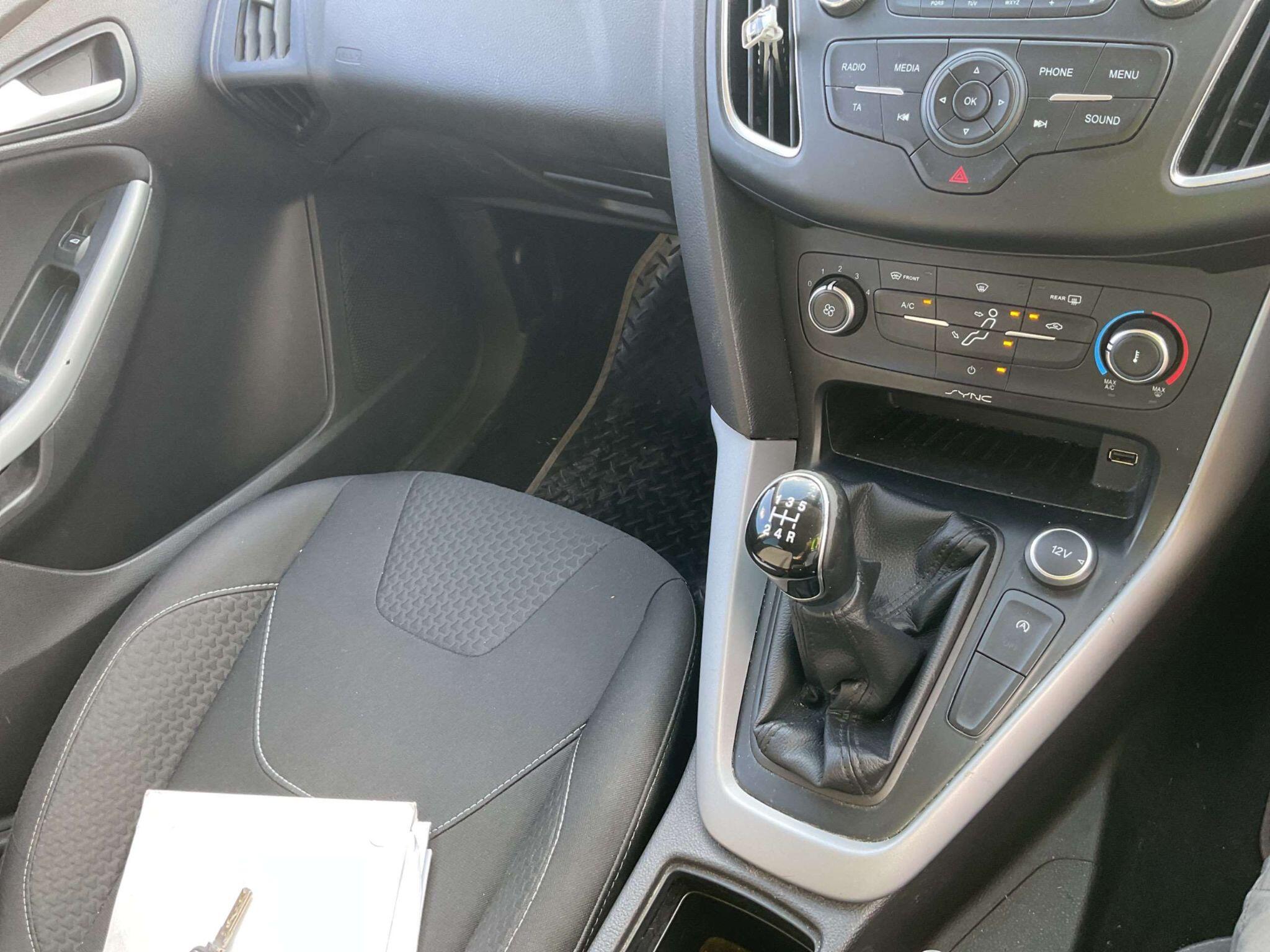 Ford Focus view 6