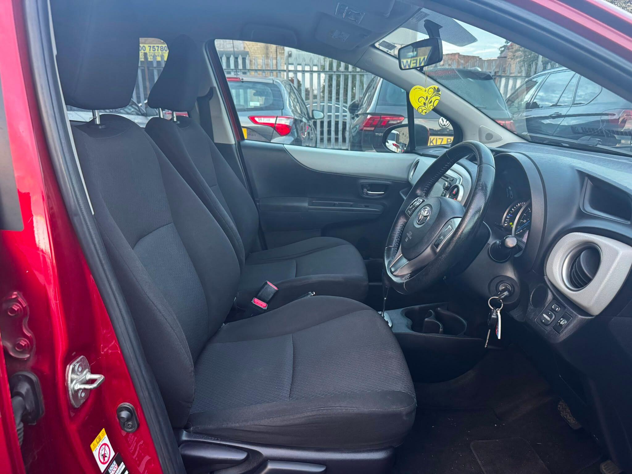 Toyota Yaris view 20