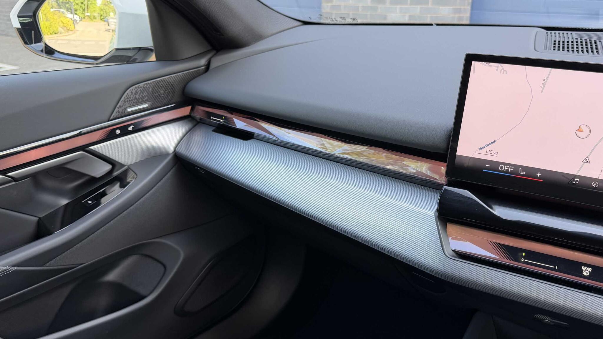 BMW i5 view 22