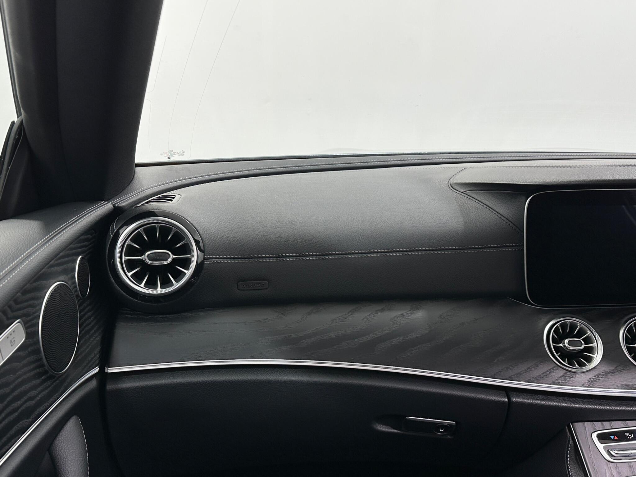 Mercedes-Benz E-Class view 30