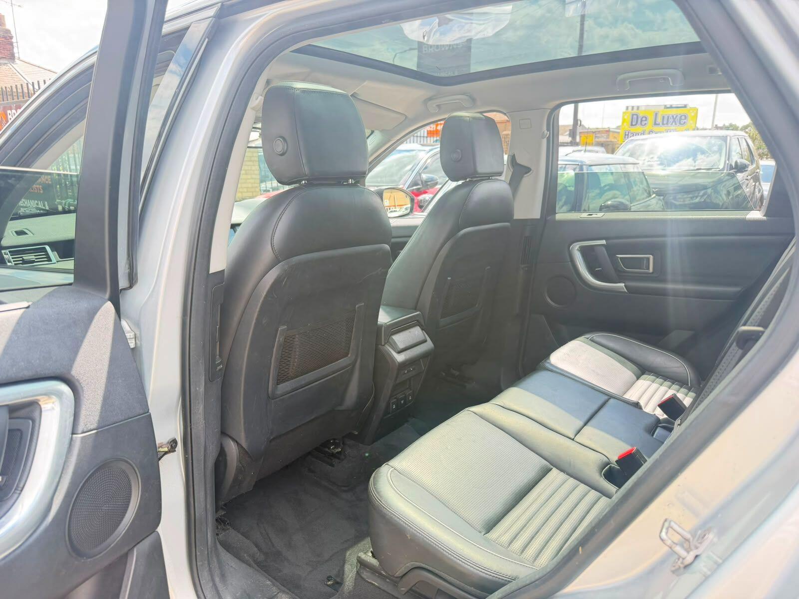 Land Rover Discovery Sport view 19