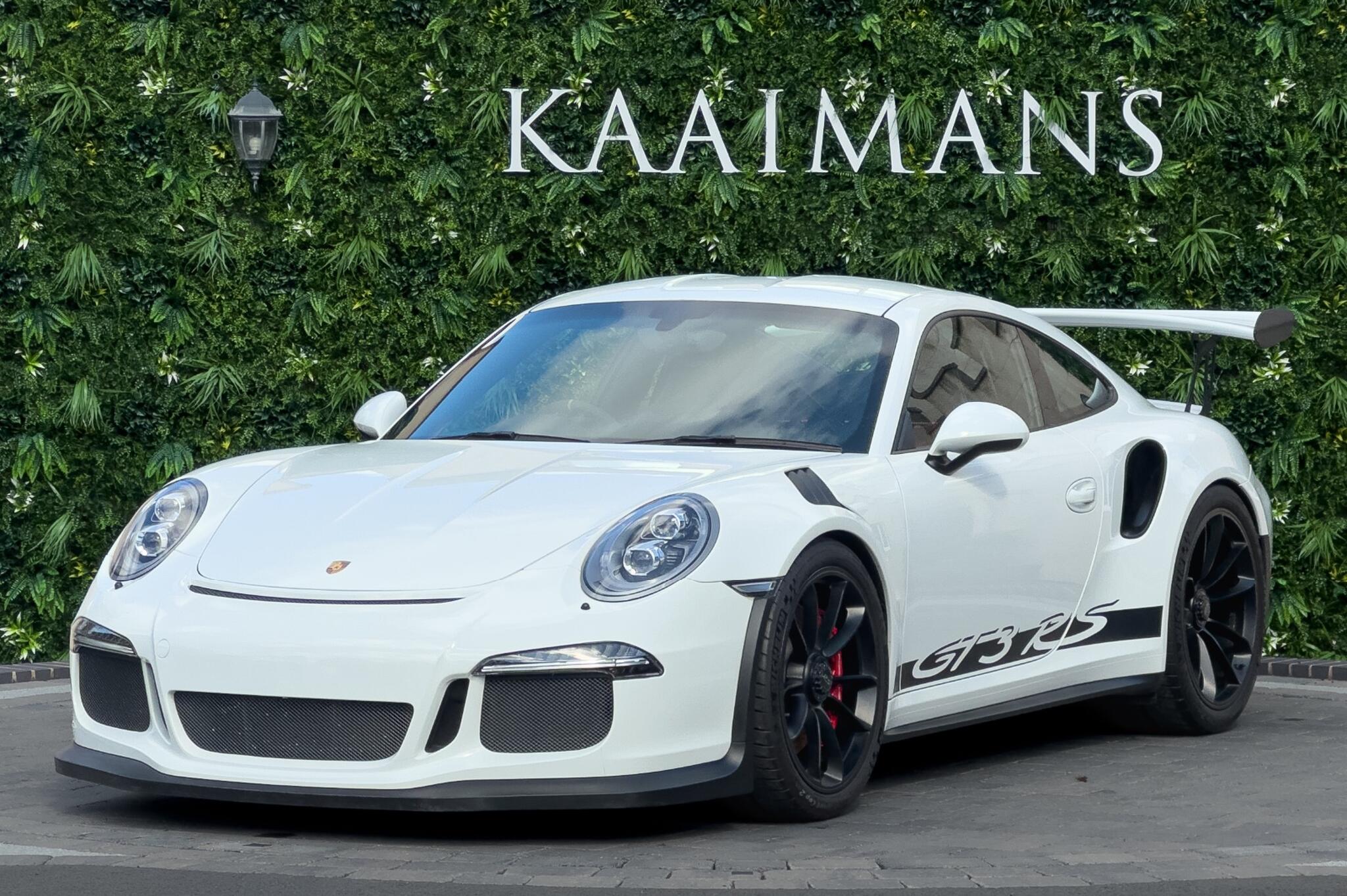 Porsche 911 view 3
