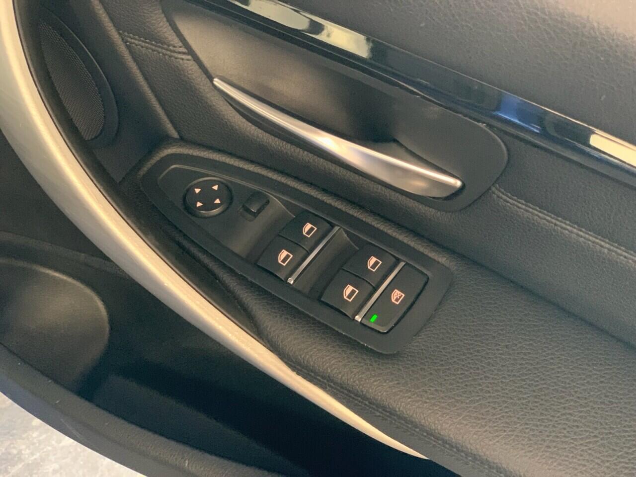 BMW 3 Series view 39