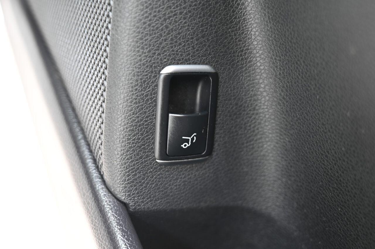 Mercedes-Benz Cla view 38