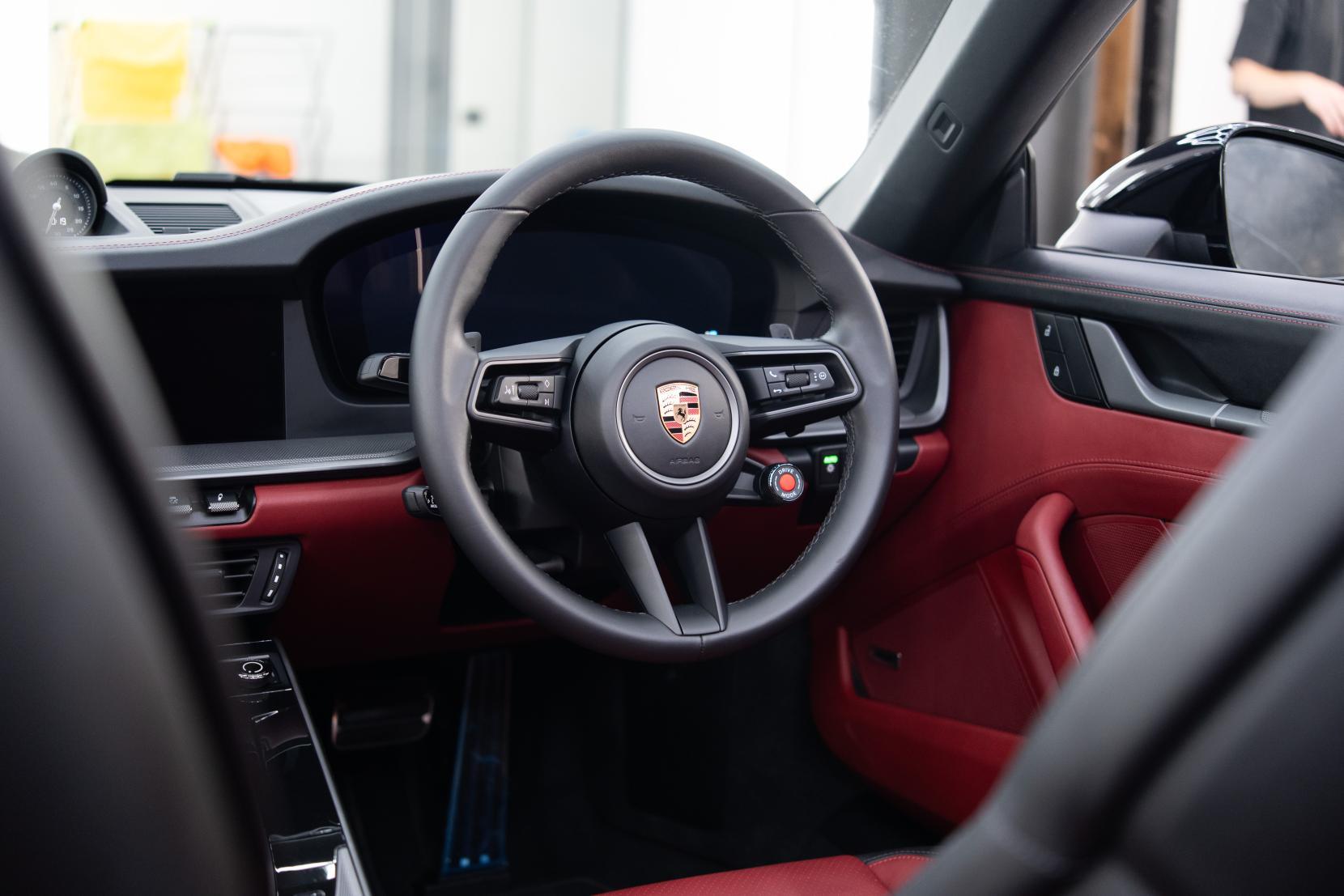 Porsche 911 view 15
