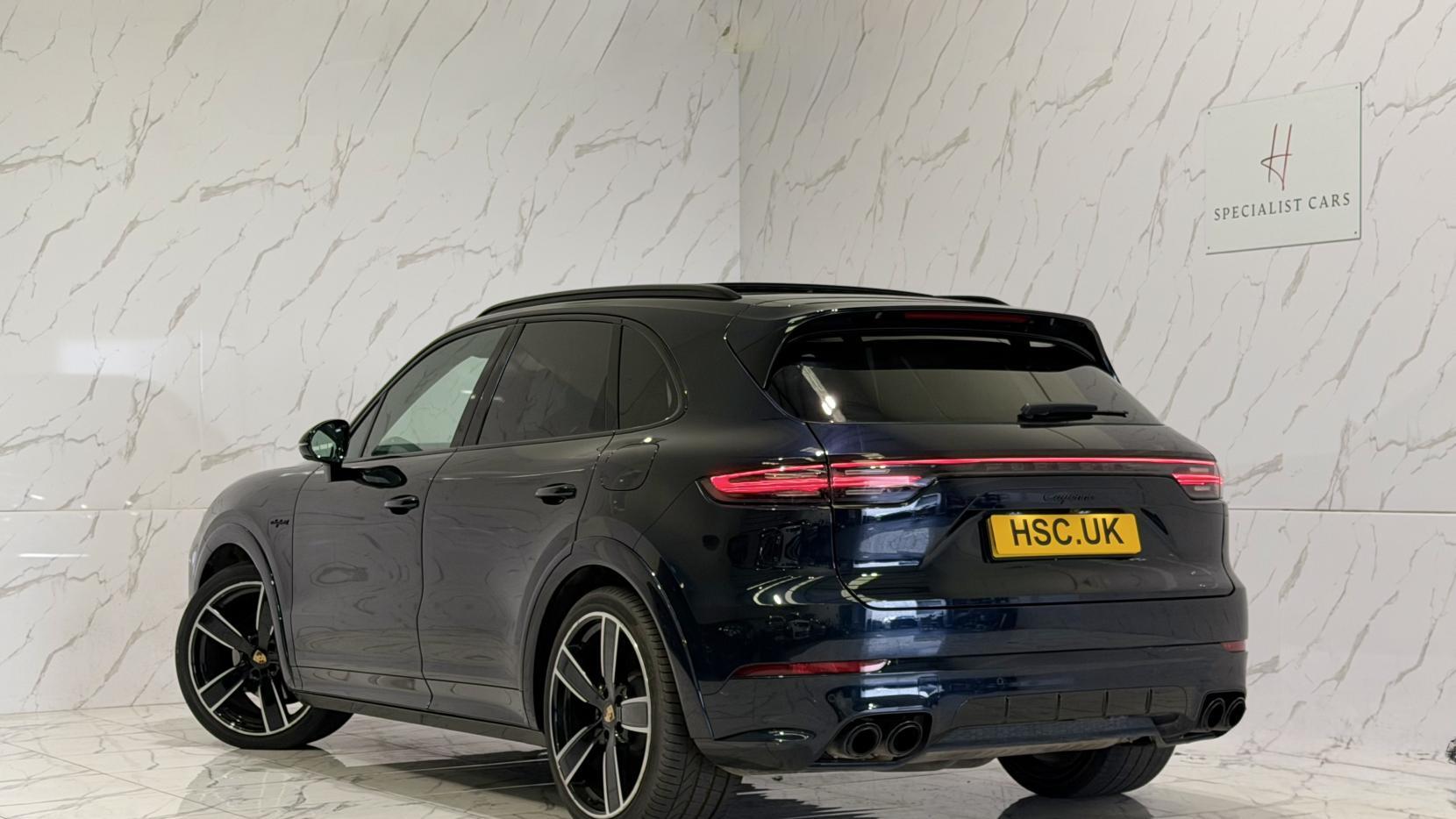 Porsche Cayenne view 7