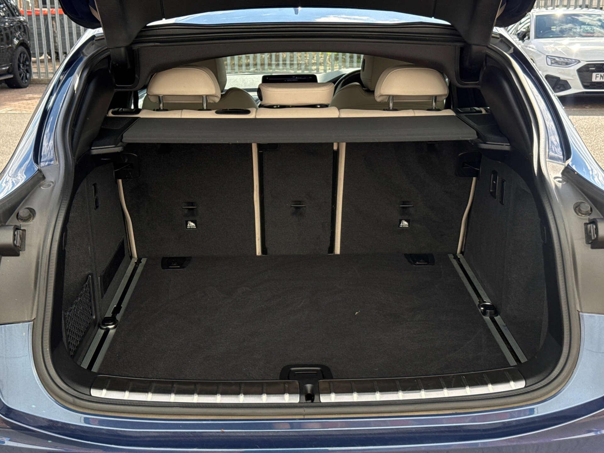 BMW X4 view 32