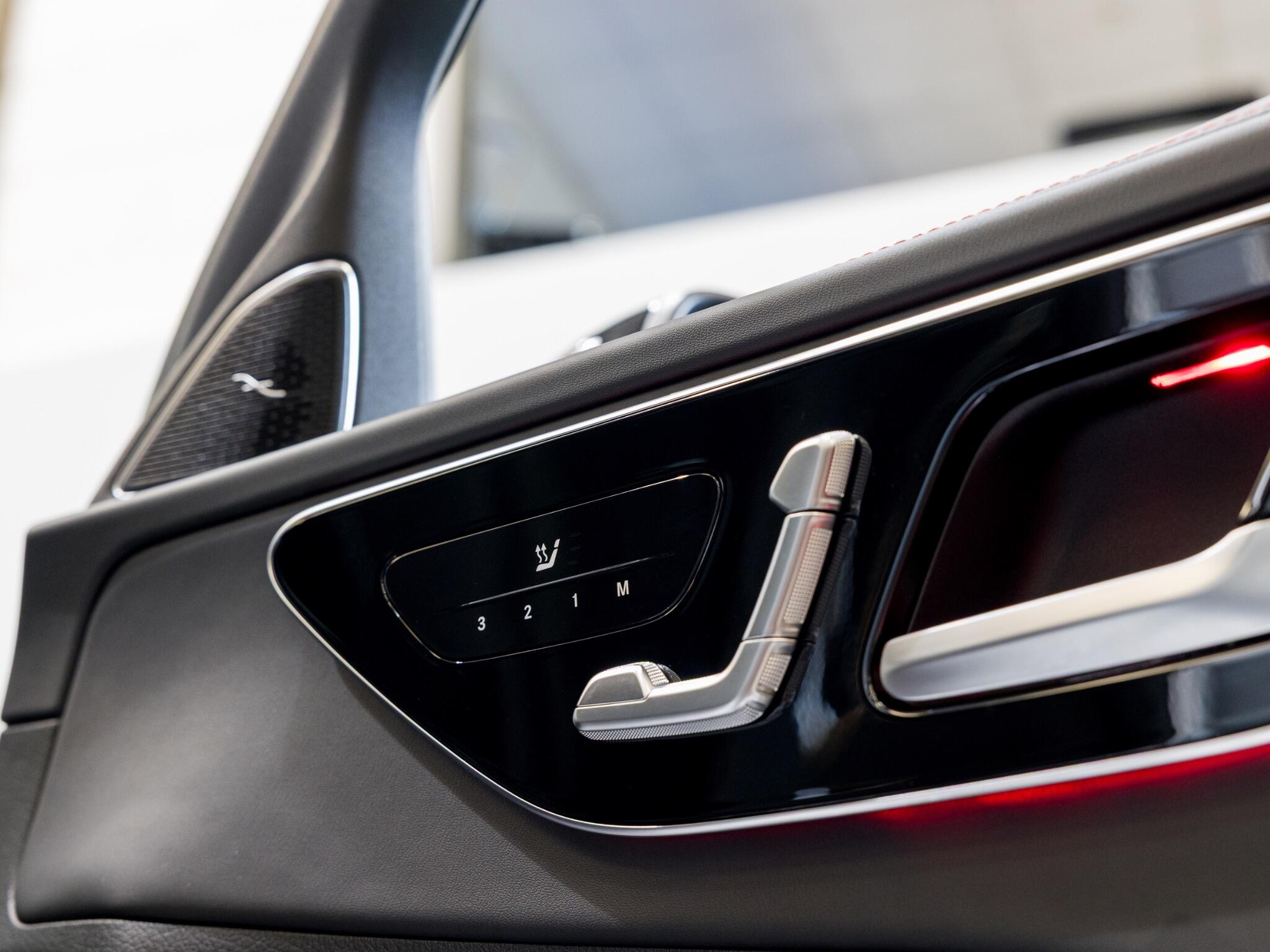 Mercedes-Benz C Class view 37