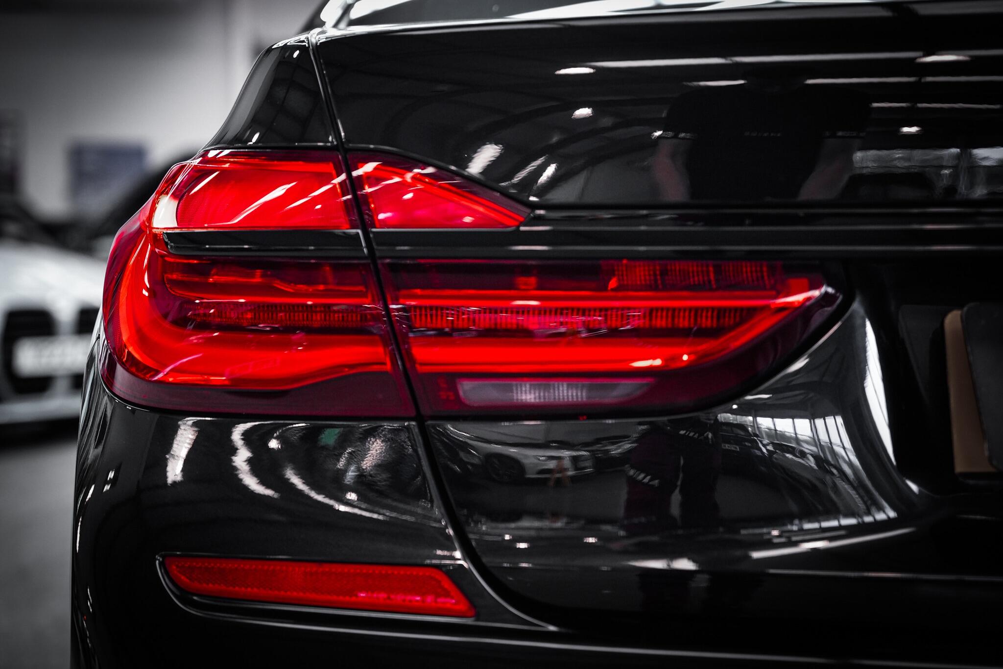 BMW 7 Series view 35