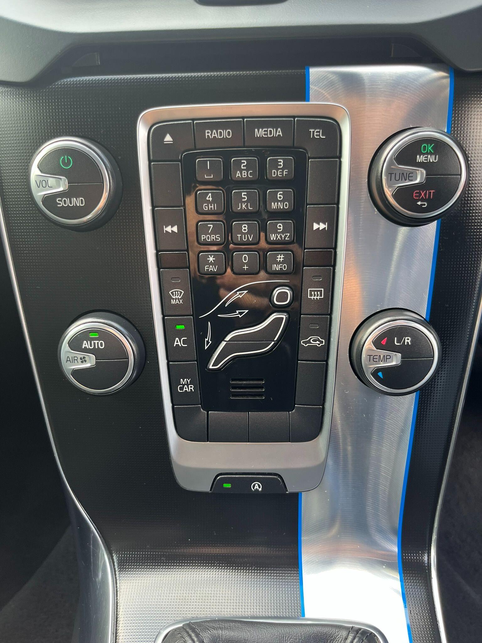 Volvo V40 view 22