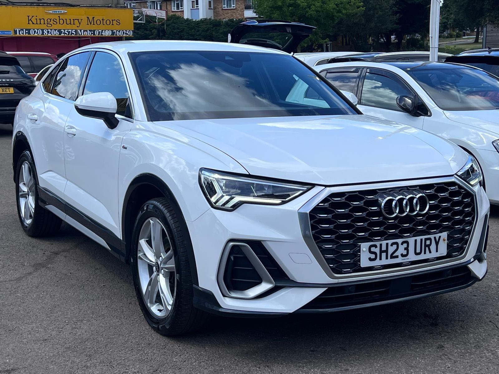 Audi Q3 view 5
