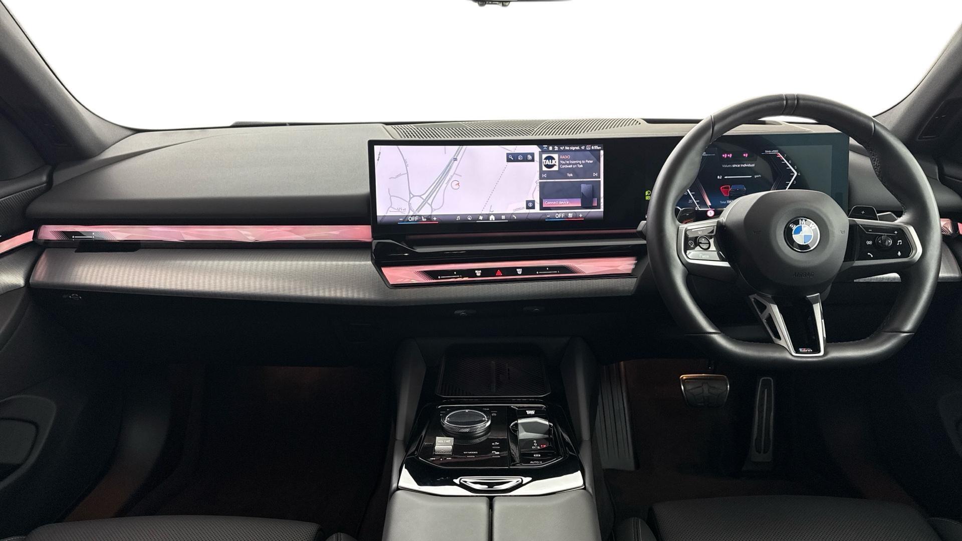 BMW 5 Series view 4