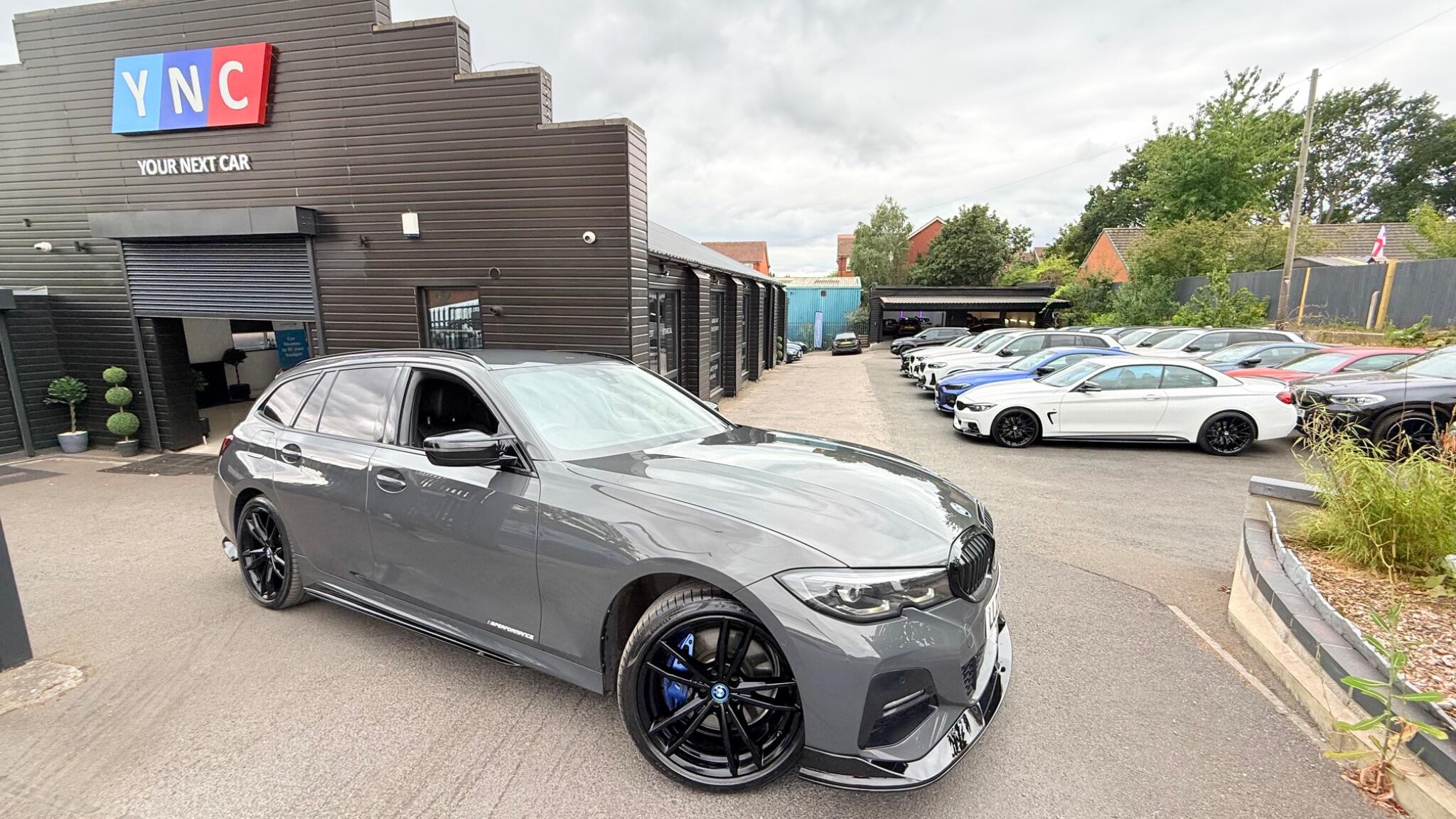 BMW 3 Series view 30