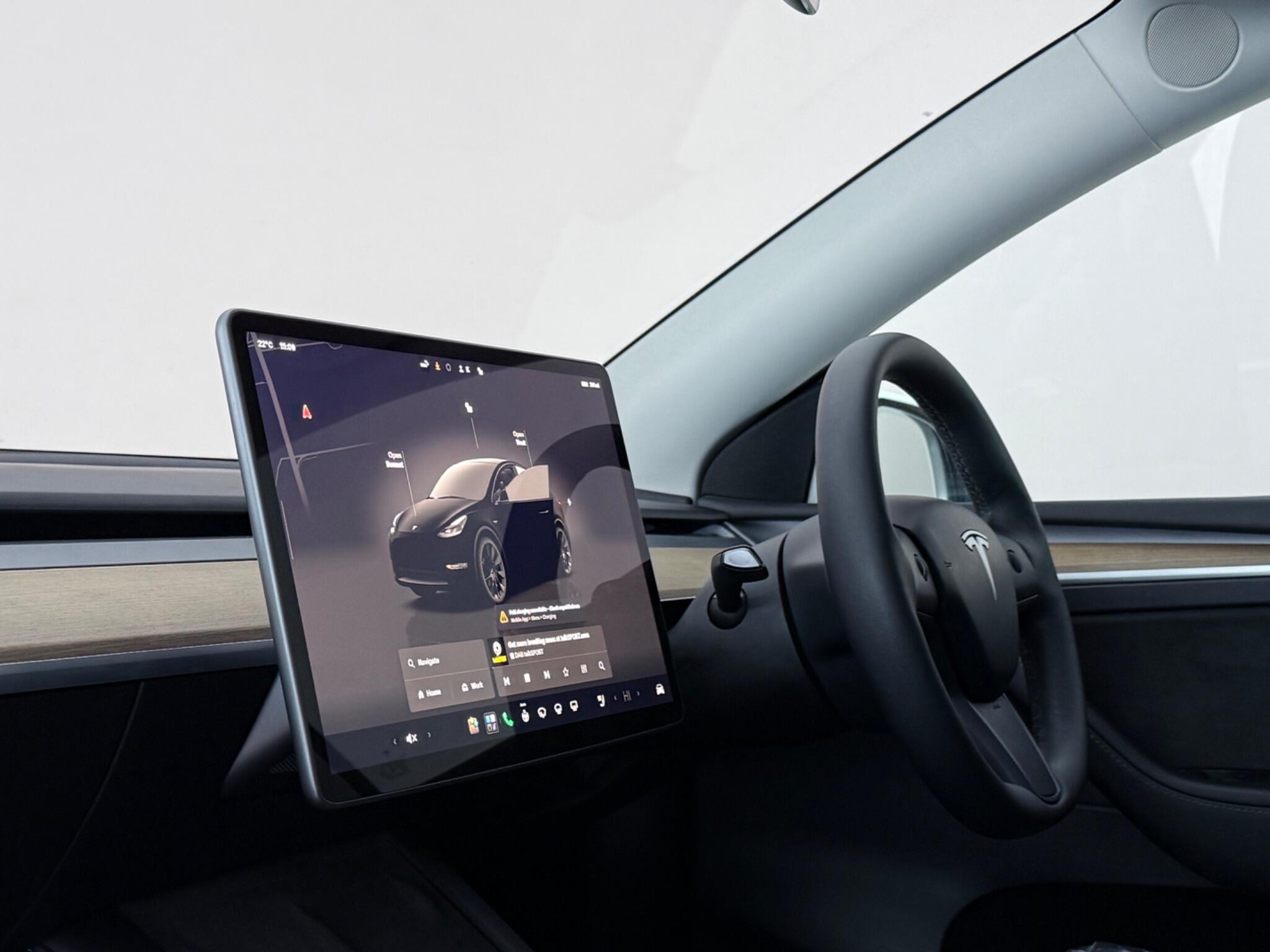 Tesla Model Y view 4