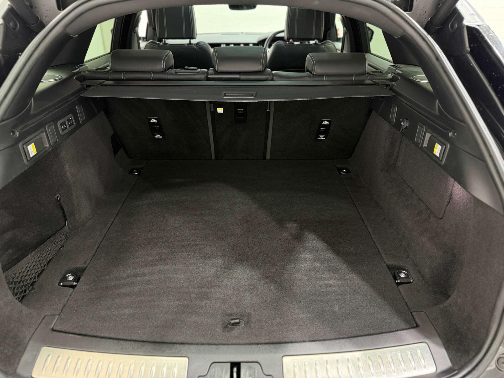 Land Rover Range Rover Velar view 27