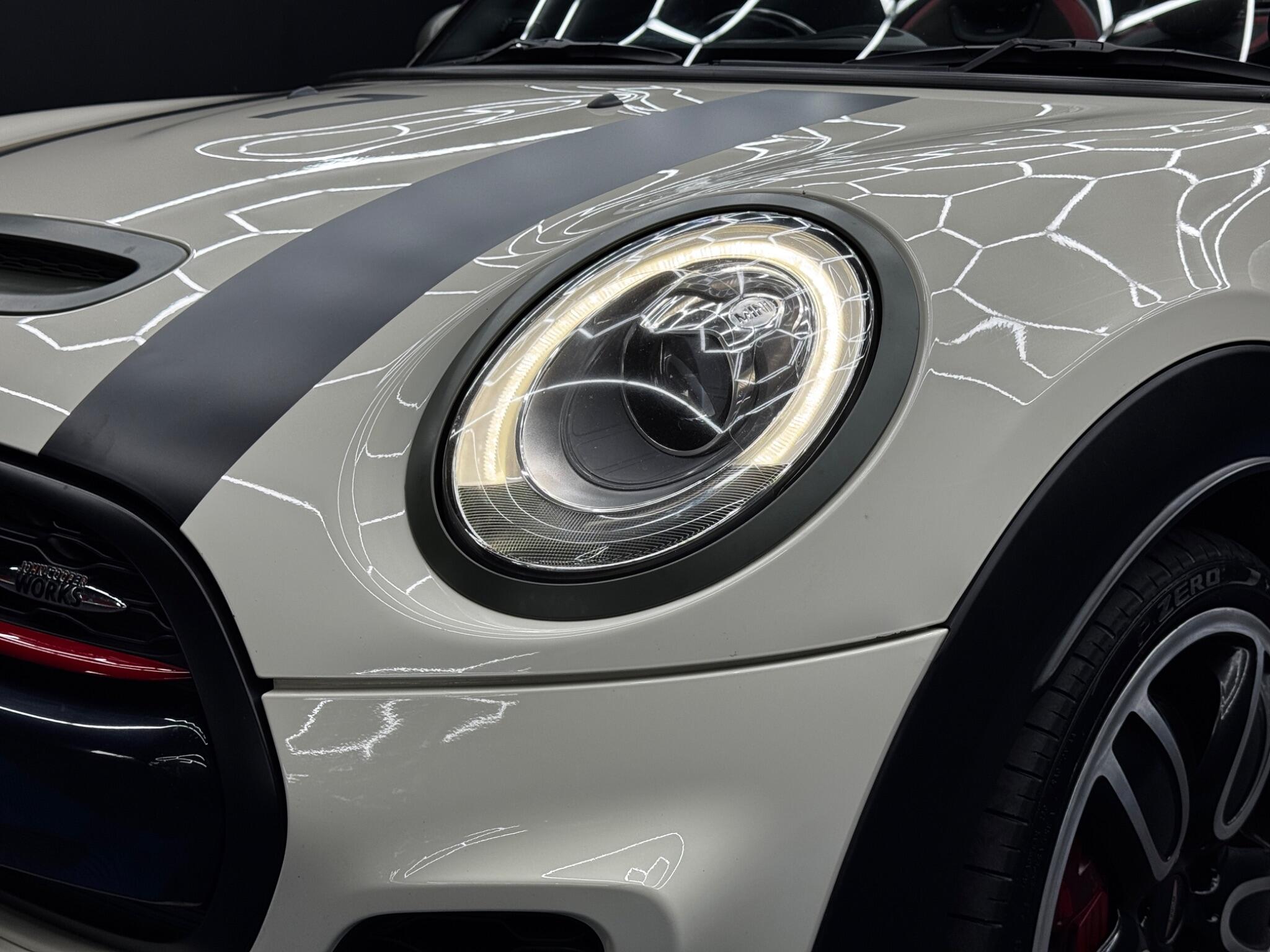 Mini Convertible view 47