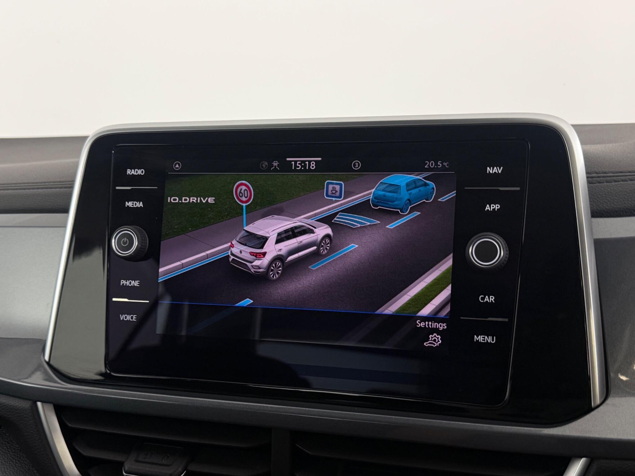 Volkswagen T-Roc view 26