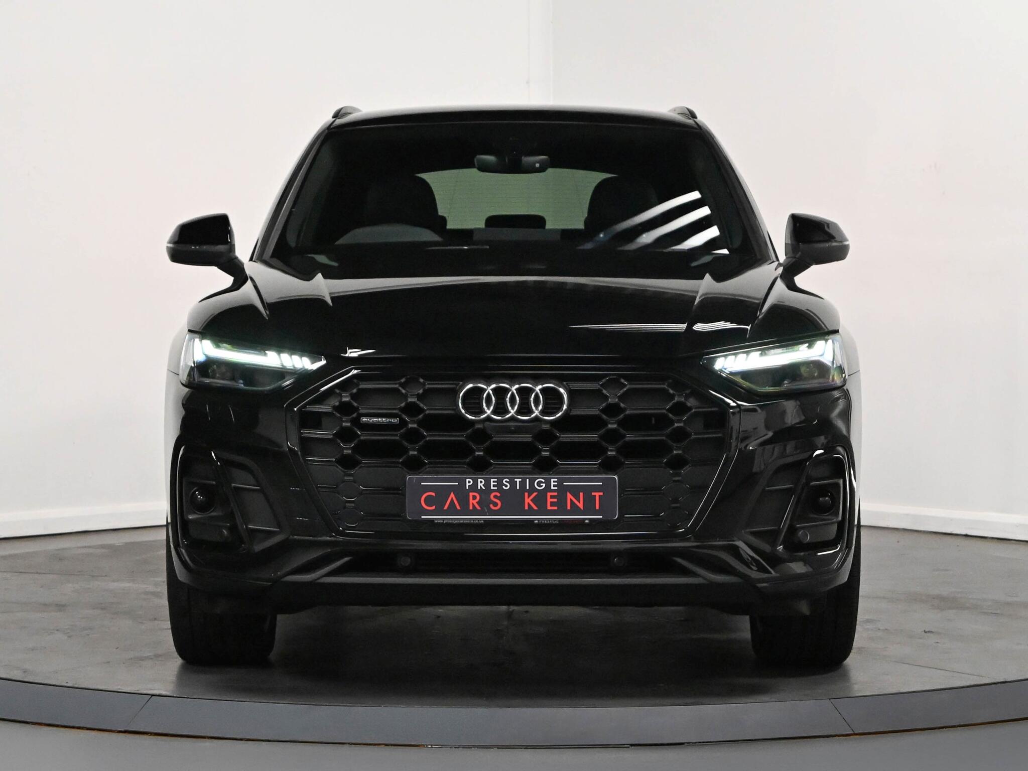 Audi Q5 view 22