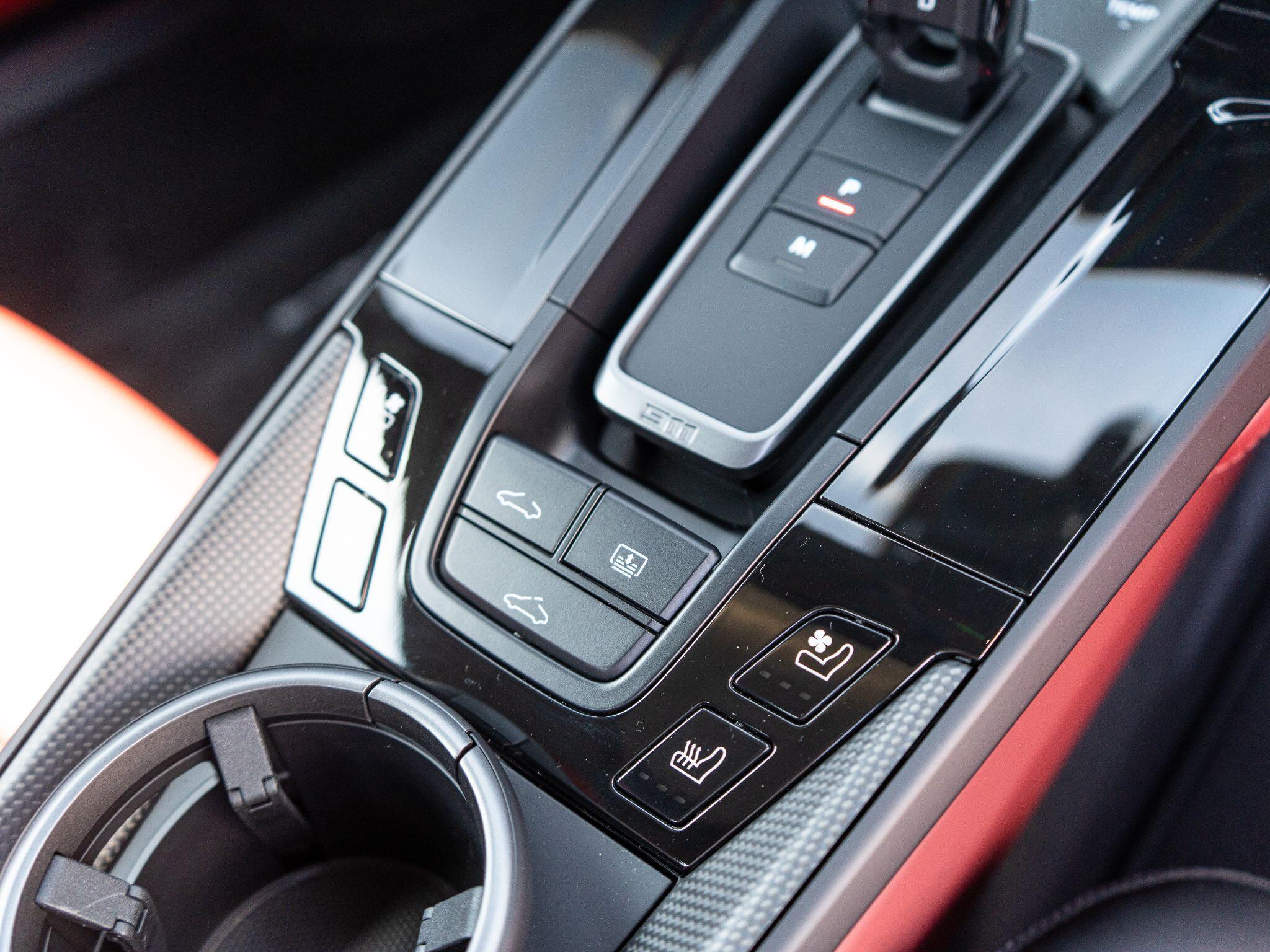 Porsche 911 view 31