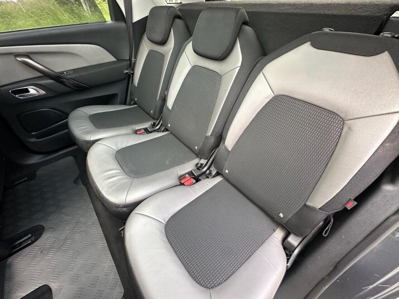 Citroen C4 Picasso view 33